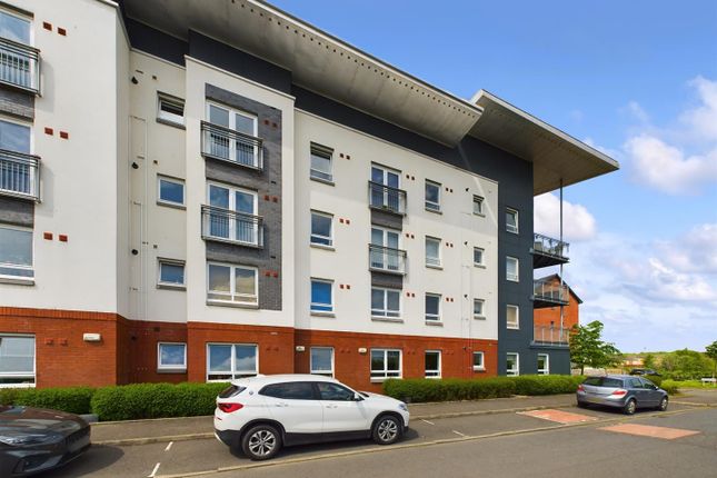 Thumbnail Flat for sale in Whimbrel Wynd, Braehead, Renfrew