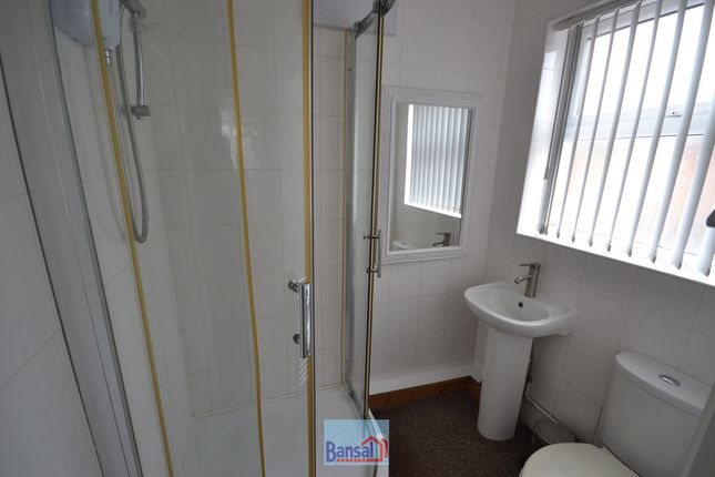 Flat to rent in Shakleton Road, Coventry