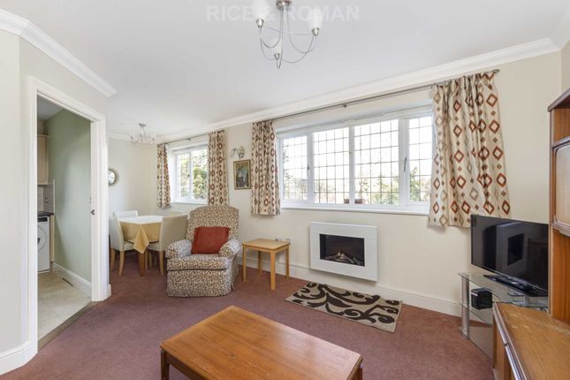Flat for sale in Ashcroft Place, Leatherhead