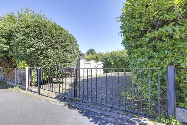 Two Acres, Clayton Avenue, Rossendale photo 4