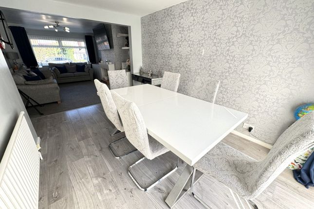 43 Buckingham Drive, Willenhall photo 4