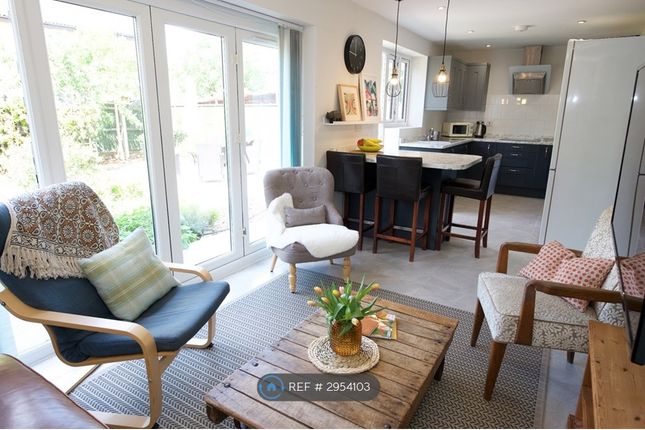 Marsh Lane, Addlestone, Addlestone photo 4
