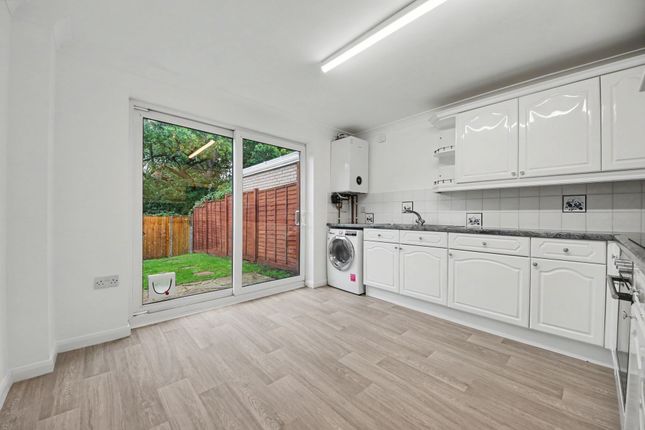 20 Thames Close, Southampton photo 3