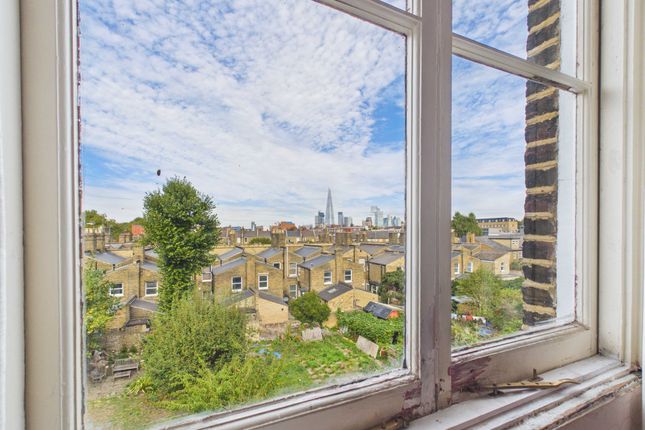 36c, Surrey Square, London photo 4