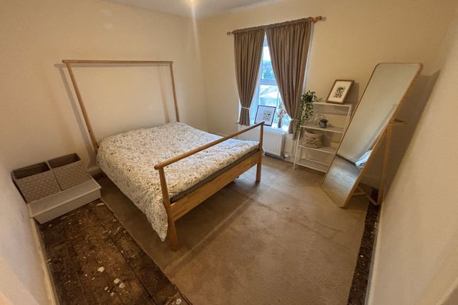 3, Gwynfryn Terrace, Llanybydder photo 4