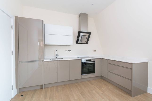 Thumbnail Flat to rent in St Marys Road, Hornsey, London