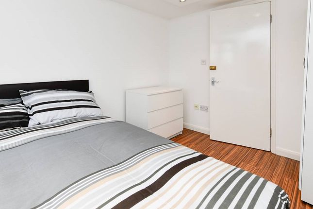 Room to rent in Lonsdale Ave, East Ham / Upton Park