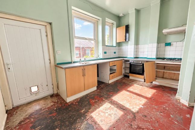2-bed house on 21. Atkinson Street, Colne, £10,000