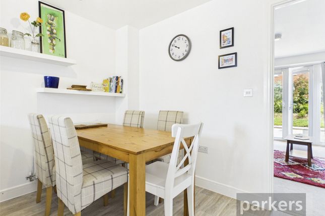 19, Thornbury Road, Witney photo 4