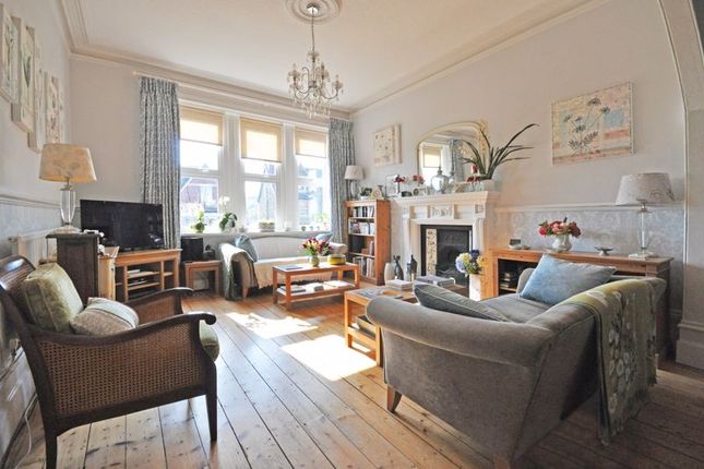 4, Oakfield Road, Newport photo 3