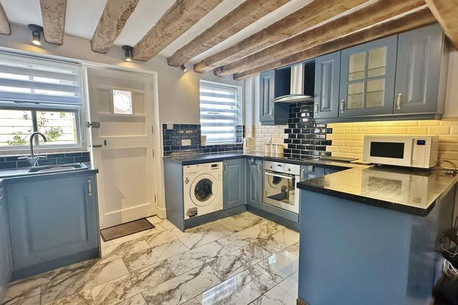 5 Churchgate, High Street, Thorpe-Le-Soken photo 3