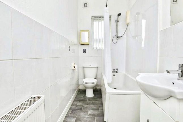 Flat 3, 14, Molineux Avenue, Liverpool photo 4