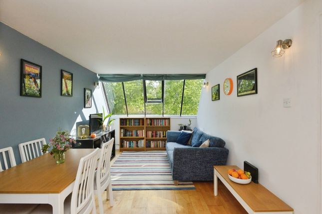 19, Silver Street, Buckinghamshire photo 2
