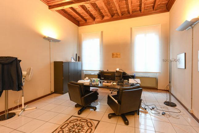 Town house for sale in Como, Lombardy, Italy