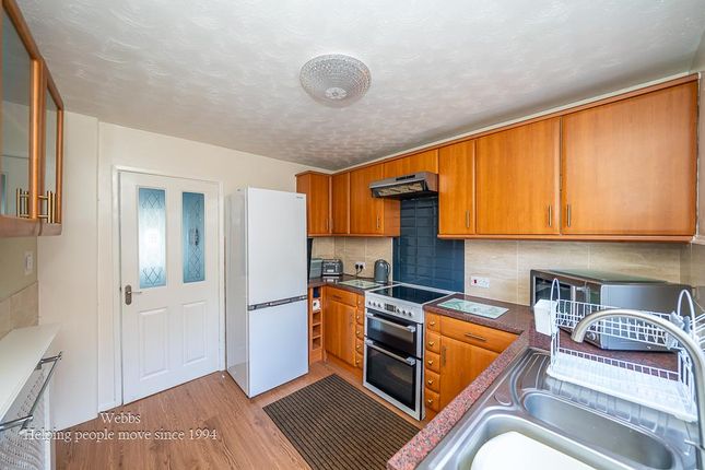 6, Somerford Close, Walsall photo 3