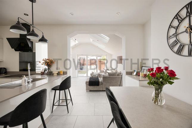29, Pentire Road, London photo 4