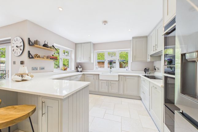 Finchampstead Road, Wokingham photo 4