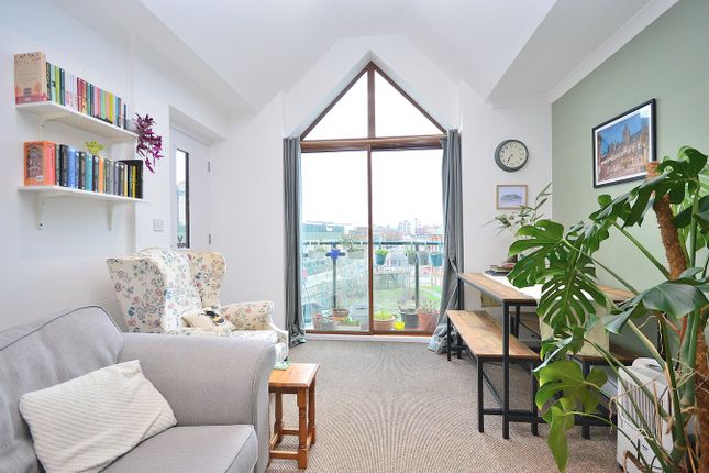 27, Flat 15, Henry Bird Way photo 2
