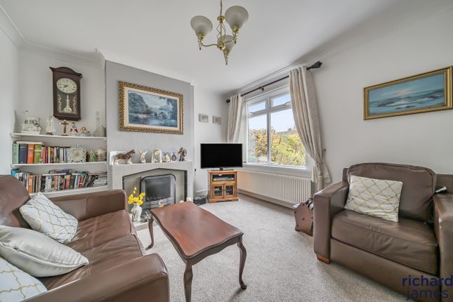 12, Campden Road, Swindon photo 2
