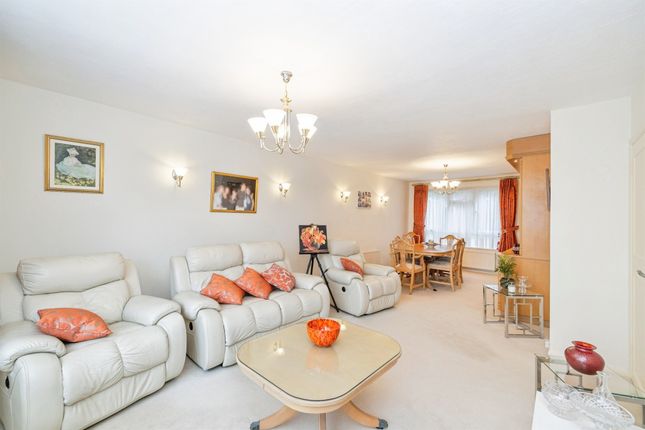 2, Howton Place, Bushey photo 2