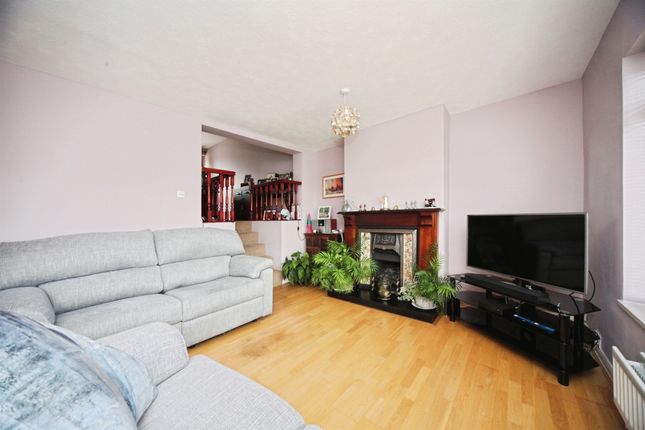 64, Bibshall Crescent, Dunstable photo 4