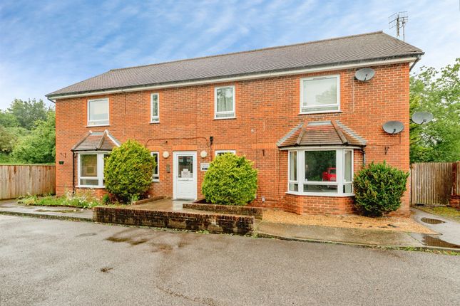 Flat 3, Lawrence House, Denton Close, Redhill photo 4