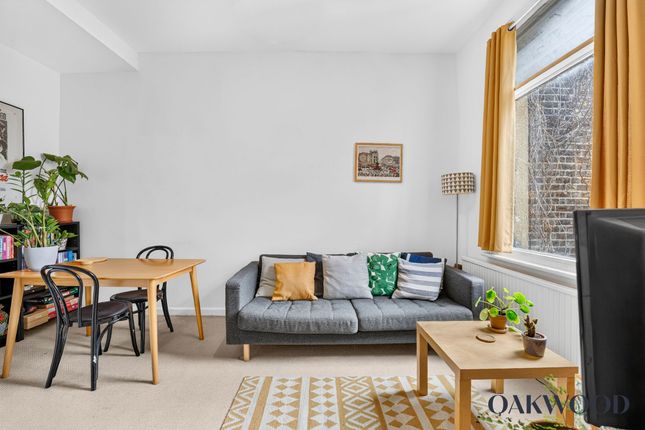 Flat B, 194 Brooke Road, London photo 4