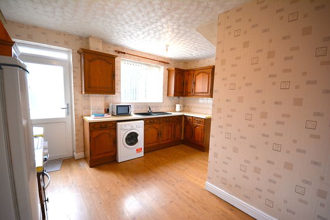 3 Hindburn Close, Whitefield, MANCHESTER photo 4