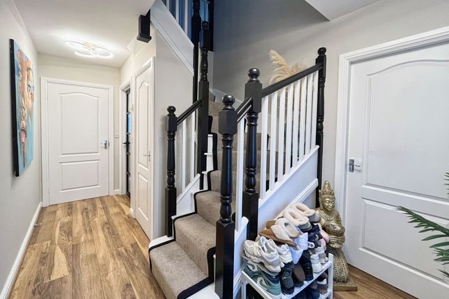 7 Heathland Way, Neath photo 4