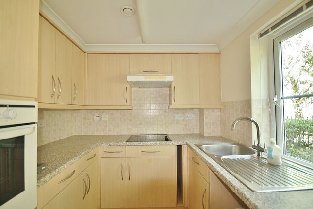 17 Otters Court, Priory Mill Lane, Witney photo 4