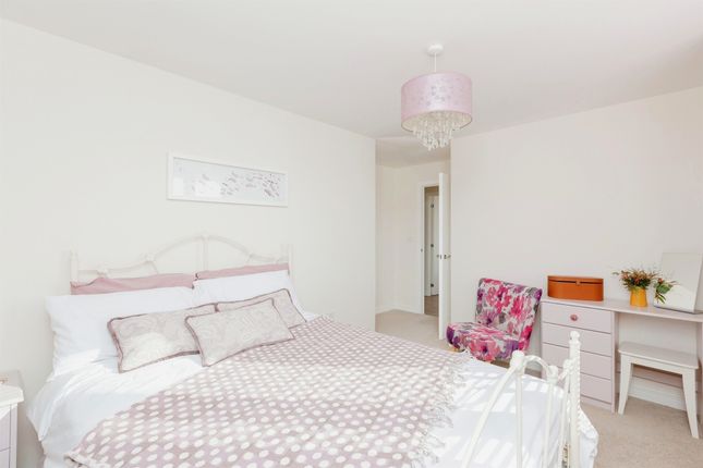 Flat for sale in Cicero Crescent, Fairfields, Milton Keynes