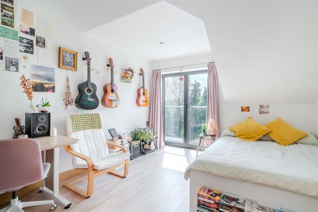 Bedroom2.Jpg