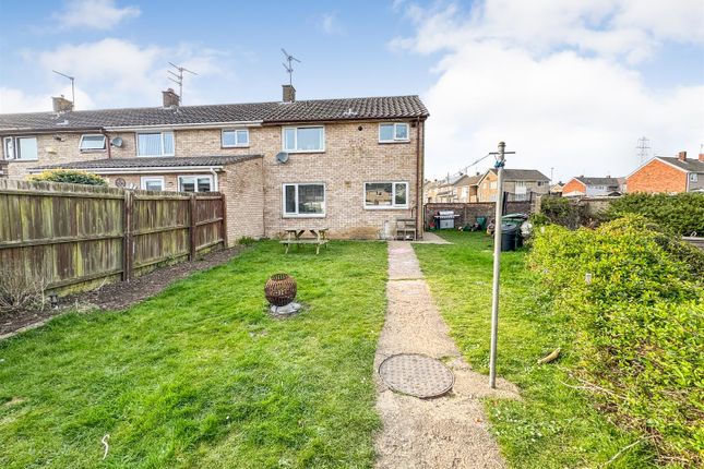 11, Ollerton Walk, Corby photo 4
