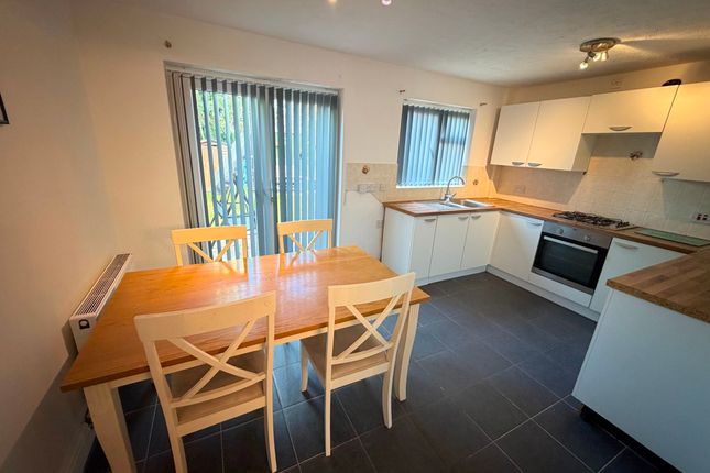 12 St. Nicholas Close, Coventry photo 4