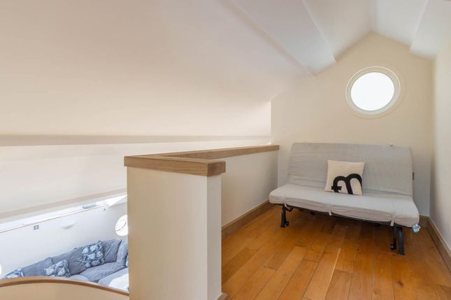 Flat for sale in The Old Chapel, St. Pauls Square