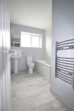 Flat 4, 63 Carisbrooke Road, Gosport photo 5