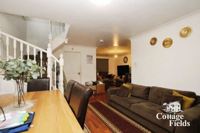 60 Manton Road, Enfield photo 3