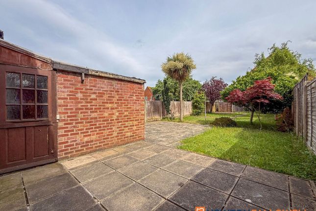 6 Stephen Road, Newark photo 3