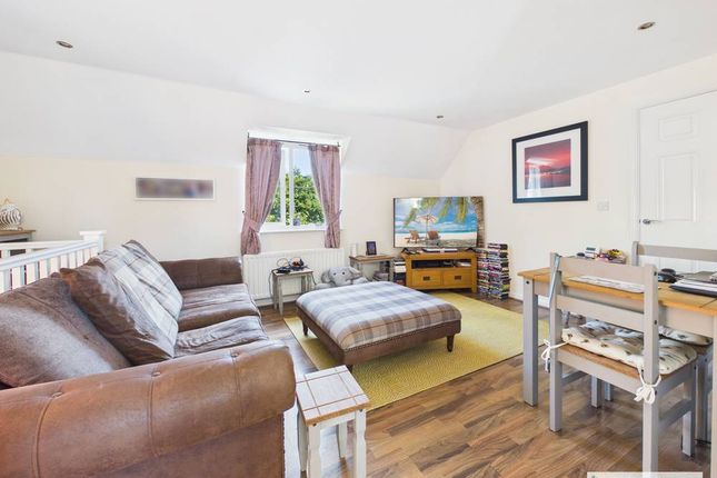 7 Appleyard Close, Appleyard Close, Cheltenham, Cheltenham photo 3
