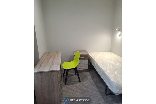 Room to rent in Foley Street, London