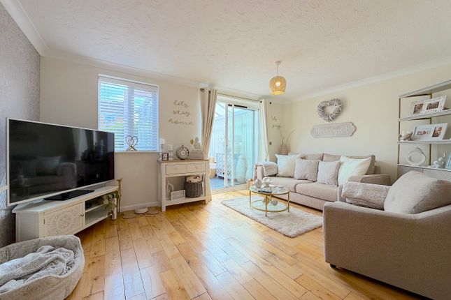 28, Foxtail Way, Cannock photo 3
