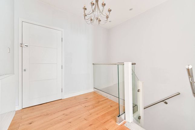 Flat to rent in Tessa Apartments, East Dulwich, London