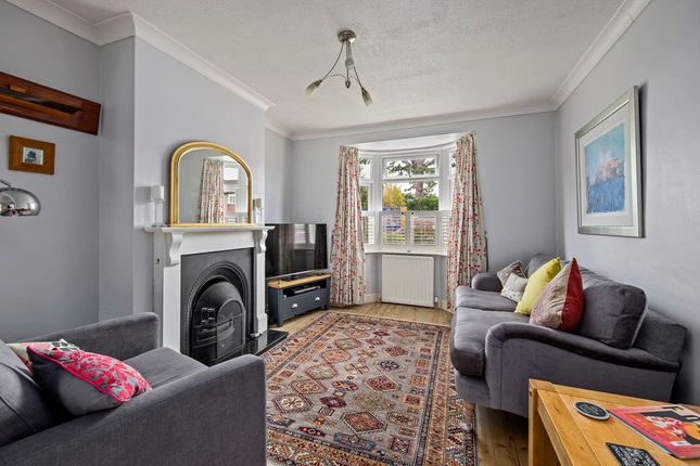 45, Berkeley Drive, West Molesey photo 2