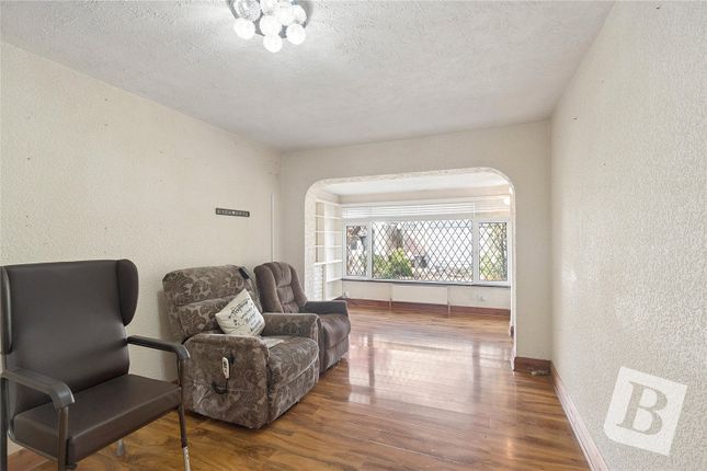 5, Tennyson Road, Harold Hill photo 2