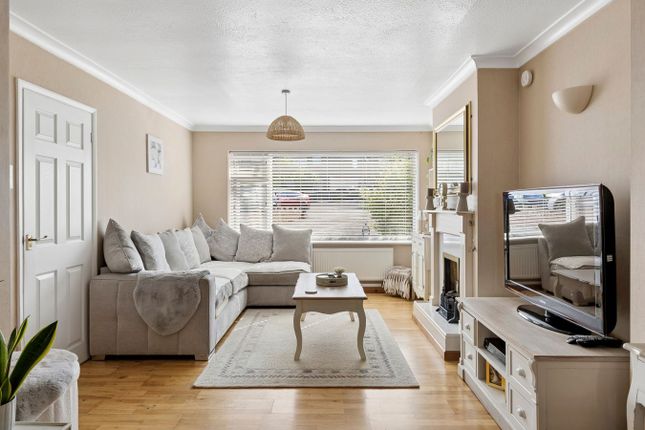 22, Drayton Close, Cheltenham photo 4