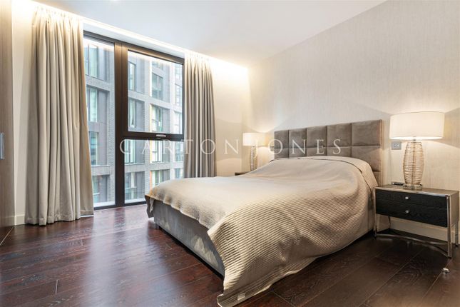 Flat for sale in Madeira Tower, The Residence, 30 Ponton Road, Nine Elms, London
