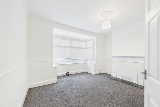 27, Oban Avenue, Hull photo 3