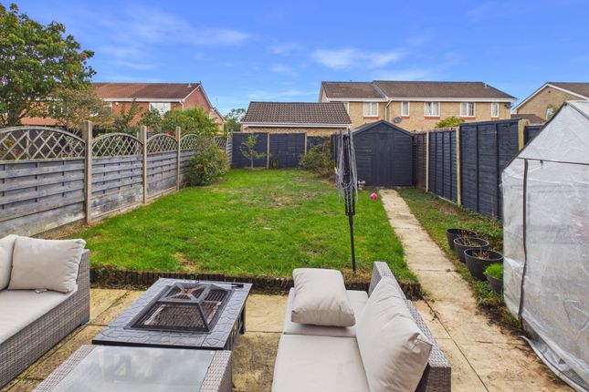 21 Highclere Road, Gloucester photo 4