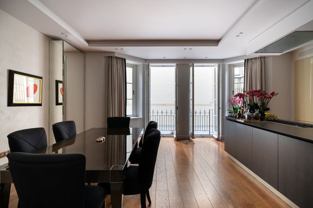Flat for sale in Balfour Place, London, 2
