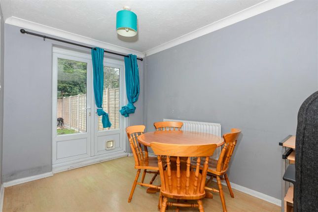 22, Lenhurst Way, Worthing photo 3